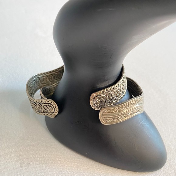 Two Wavy Cuff Bracelets Tarnished Silver Tone Ornate Etchings - Picture 2 of 10